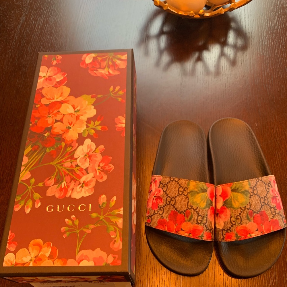 Gucci Bloom Slides